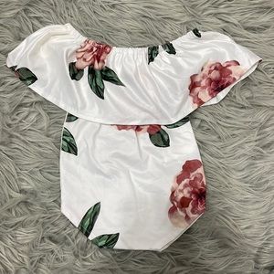 Newborn photo outfit
